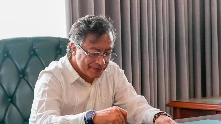 Petro acusa a X de censura digital tras perder 300.000 seguidores y exige explicaciones públicas