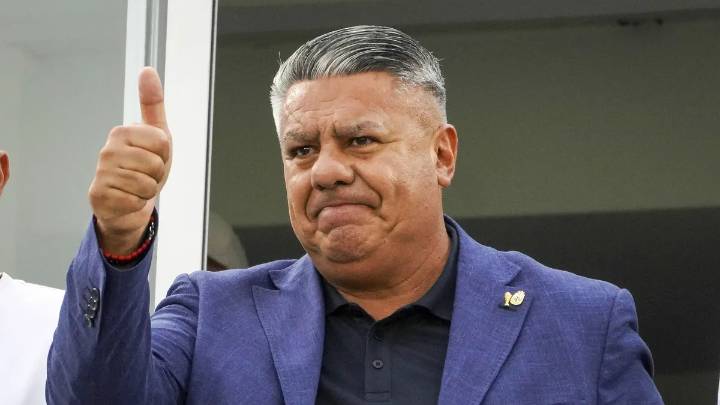 Estalló la bronca del público contra Chiqui Tapia en el recital de Andrés Calamaro: "Botón"