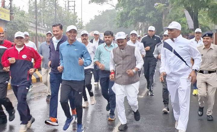 Indore News: Thousands Run For Unity On Sardar Vallabhbhai Patel’s 150th Birth Anniversary