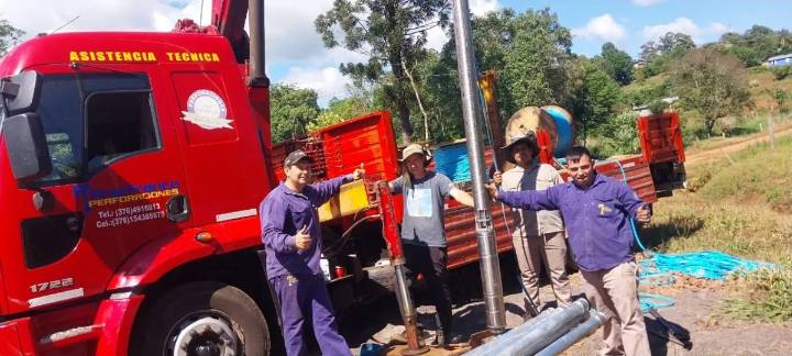 Ponen en funcionamiento un nuevo pozo perforado para mejorar el suministro de agua en Terciados Paraíso