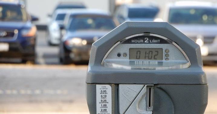 2-Hour free parking aims to drive holiday business in downtown Champaign