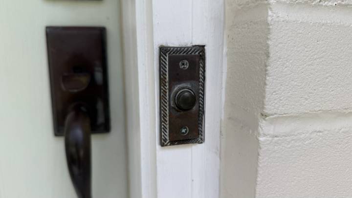 Ding-dong-ditch … dead. In Florida, kids are warned the adults may shoot pranksters