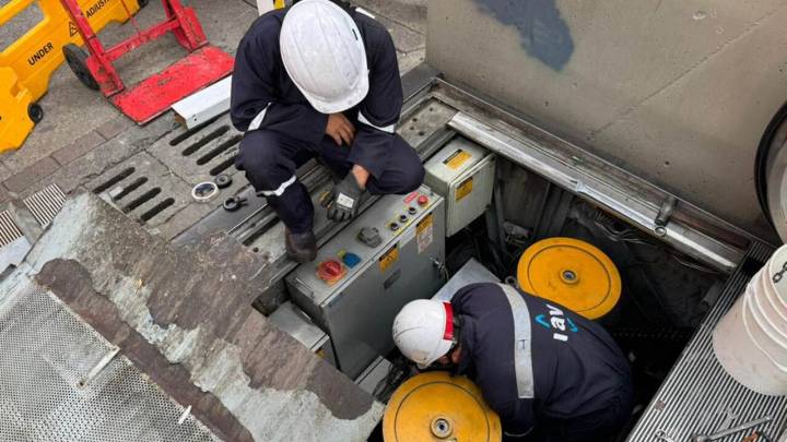 Escaleras eléctricas de la Comuna 13 entran en mantenimiento para garantizar su seguridad y funcionamiento