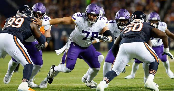 Vikings return center Ryan Kelly to practice, after latest concussion sidelined veteran 5 games ago