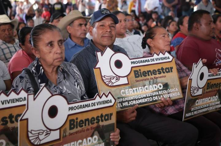 Gobierno de Puebla mejora más de 700 viviendas en la Sierra Norte