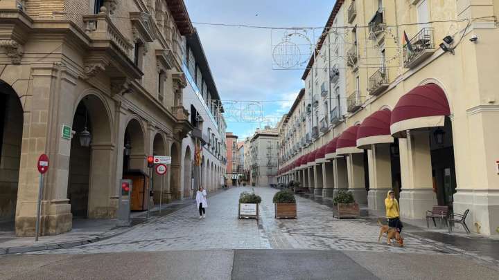 Huesca aplaza su encendido navideño en señal de respeto a las familias desalojadas