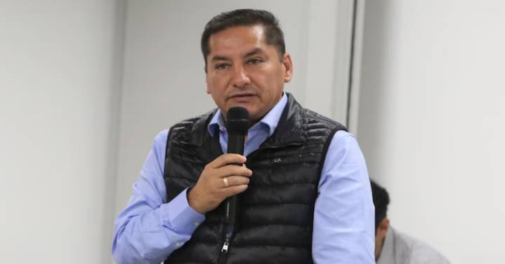 Alcalde de Comas Ulises Villegas condenado a 6 años de cárcel por colusión agravada y ordenan su captura