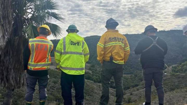 Crews cleaning up 420-gallon oil spill in Ventura County creek ahead of storm