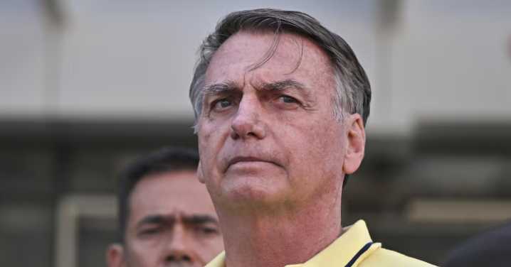Expresidente de Brasil, Jair Bolsonaro, fue arrestado para evitar "intento de fuga"