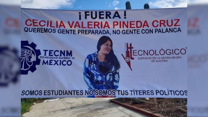 Alumnos del Tecnológico de Ajalpan exhiben que directora carece de perfil y acusan que fue impuesta por nepotismo