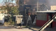 Incendio consume vivienda en la colonia Díaz Ordaz