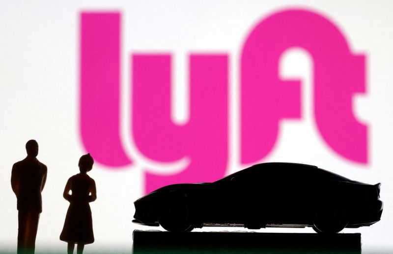 Lyft forecasts upbeat bookings for holiday quarter