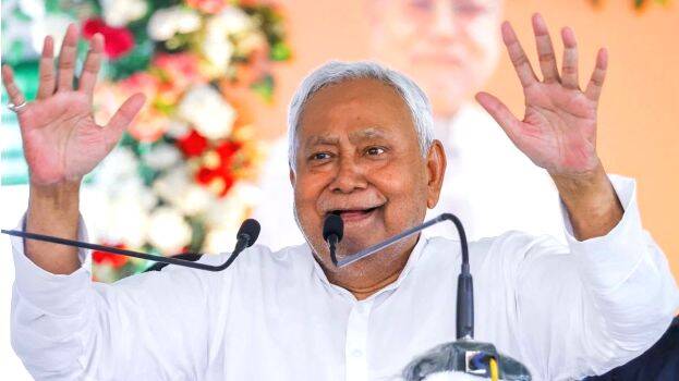 Nitish and 35 ministers in Bihar: Deputy Chief Minister's post for BJP and LJP