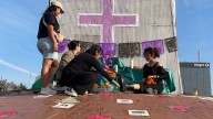 Tijuana recuerda a las víctimas de feminicidio en el día de los muertos