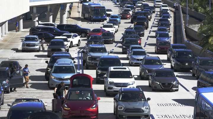 Hitting the road for Thanksgiving? Here's the best time to go