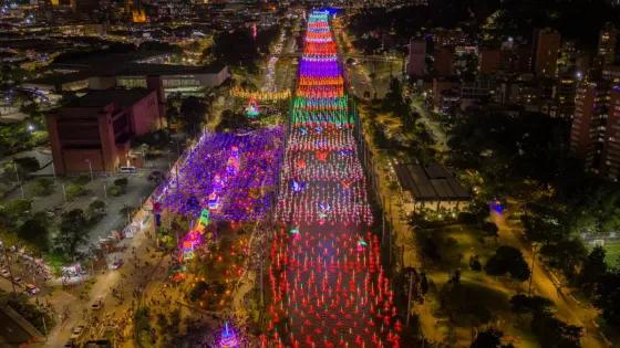 Medellín prende la Navidad con 8 millones de luces