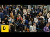 Travelers Swarm Airports as US Cuts Flights in Shutdown