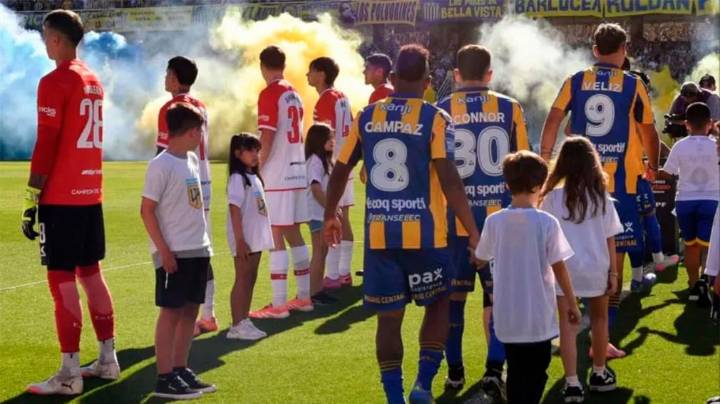 Fuertísima sanción de la AFA a Estudiantes: suspensiones para los futbolistas y Verón