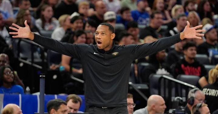 Pelicans coach Willie Green takes job-security questions in stride after an 0