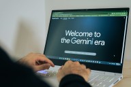 Google sella el fin del Asistente y fija la transición total a Gemini para marzo de 2026
