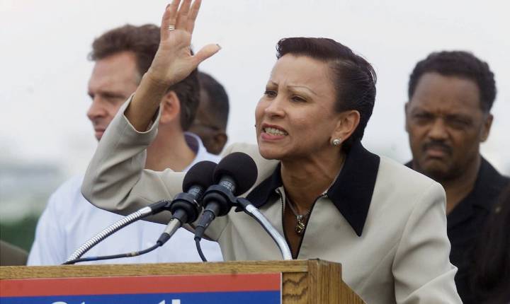 Líderes demócratas destacan la trayectoria de Nydia Velázquez