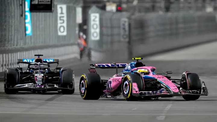 Franco Colapinto largó último, se mantuvo en pista y arribó 14º en Qatar