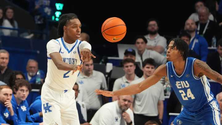 Live updates: Follow action from Cats' Champions Classic matchup in New York