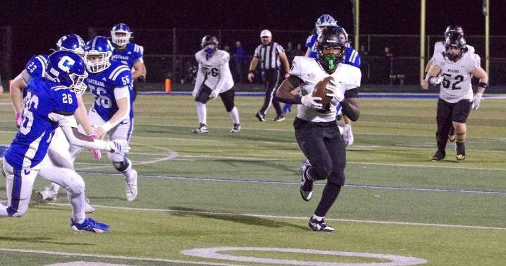 Carthage advances to district finals with 42