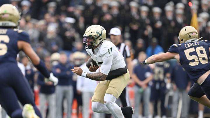 Why did Alex Golesh opt for gadgetry instead of his go