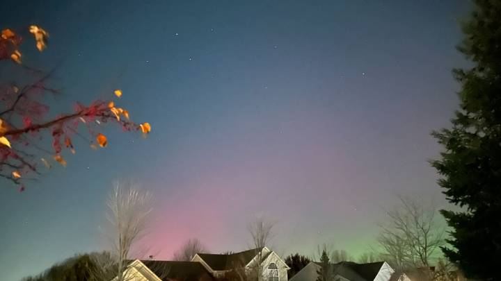 See the colorful sights of Northern Lights in the Chicago area