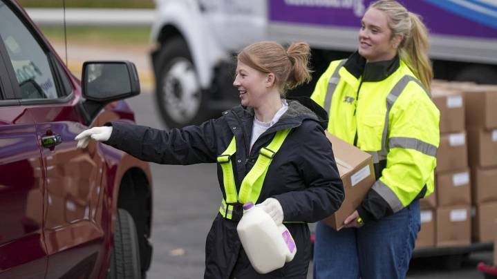 Feeding 742 Kids Initiative offers free food to families in St. Cloud