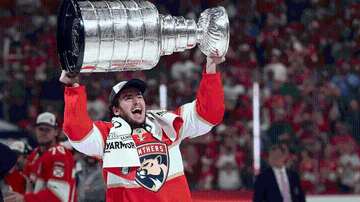 Q&A: Samoskevich talks switch to No. 11