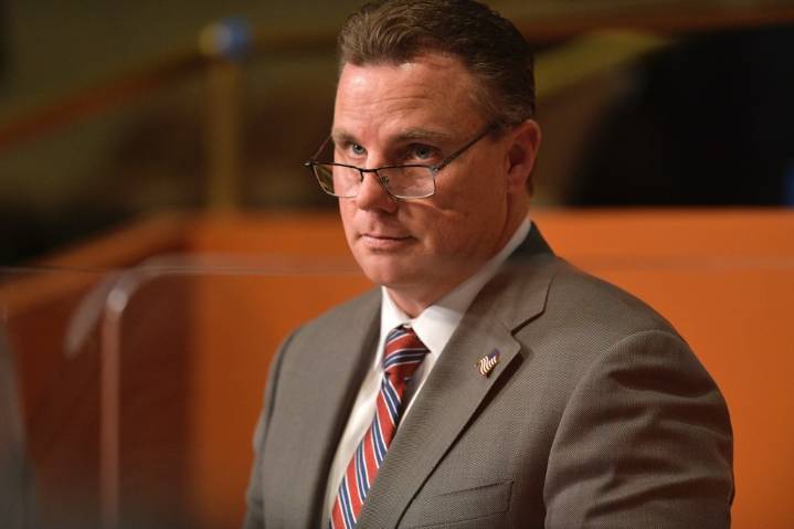 Huntington Beach takes ‘no action’ at special meeting on Michael Gates’ rehiring