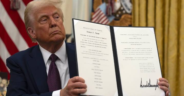 Trump ramps up the 'insider pardon' for those in his personal, political orbit