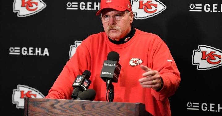 Chiefs' Josh Simmons returns after family matter, but playing status remains uncertain