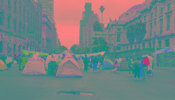 Comerciantes y artesanos bloquean Eje Central para exigir vivienda y espacios de venta