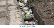 Basura en las acequias del Parque de Mayo