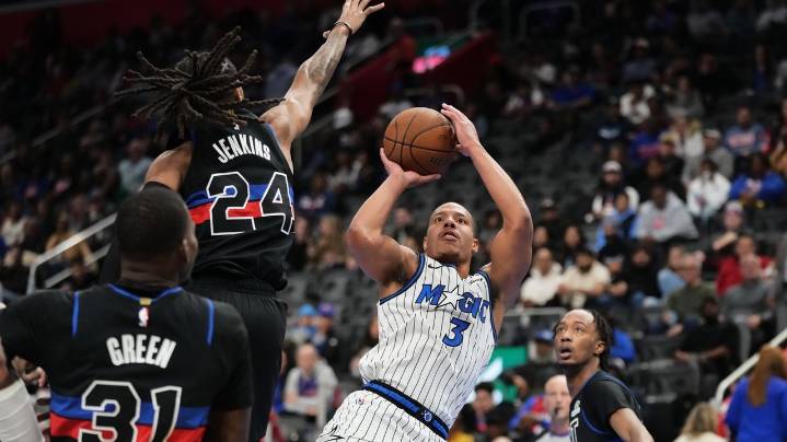 Desmond Bane's 37 points and key rebounds help Magic beat Pistons 112