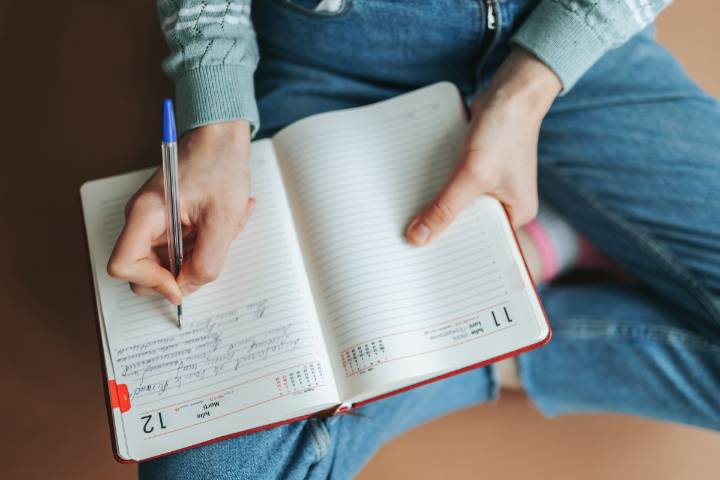 Psychologist Reveals 3 Traits of People Who Prefer Paper Planners
