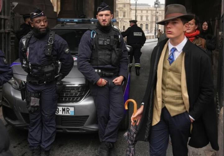 ¿Quién es el 'detective del Louvre' que apareció momentos después del robo?