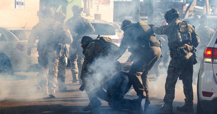 Appeals court pauses order restricting use of force by immigration agents in Chicago