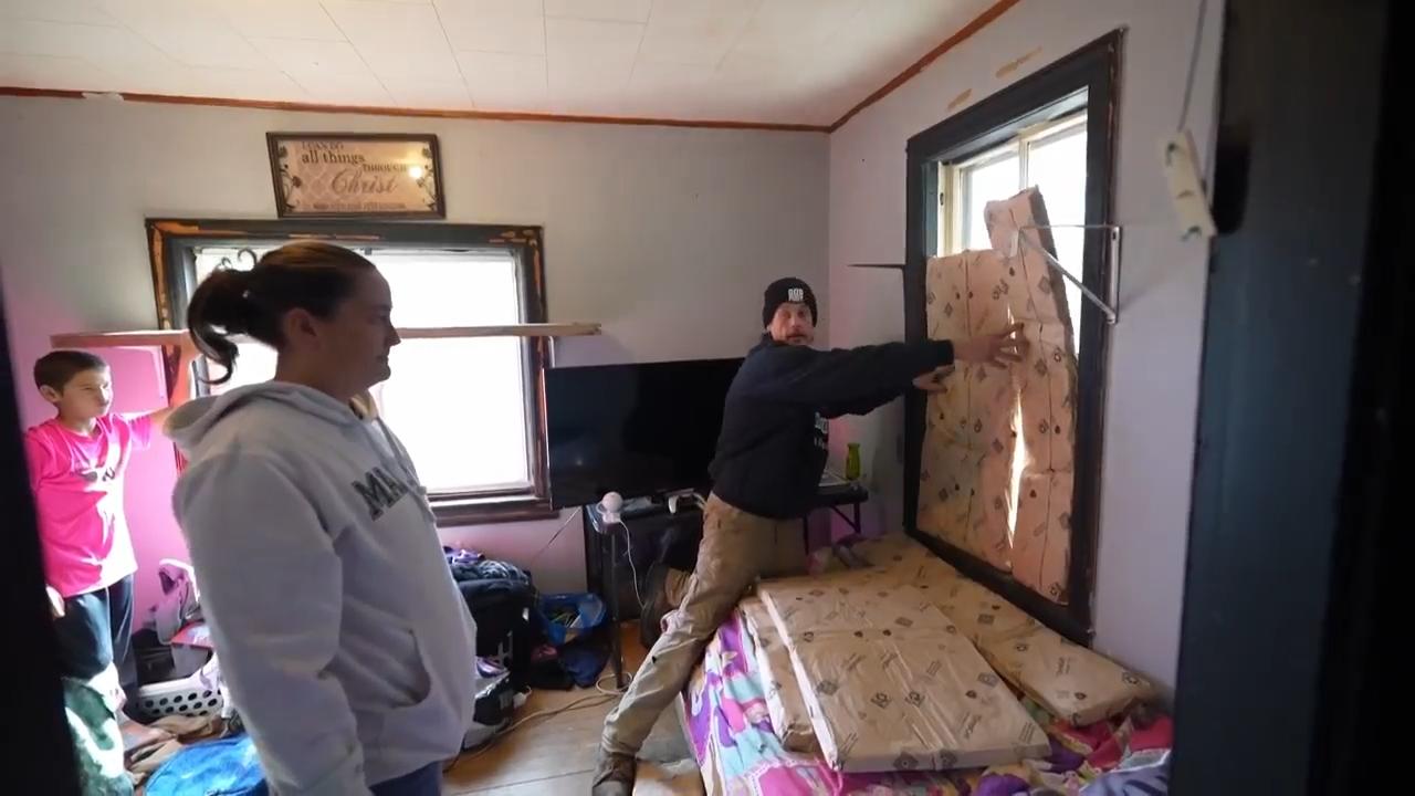 Federal shutdown creates uncertainty for Maine family struggling to stay warm