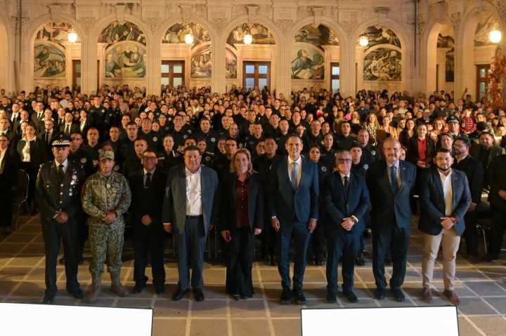 Maru Campos encabeza toma de protesta a 180 elementos de formación inicial de la SSPE