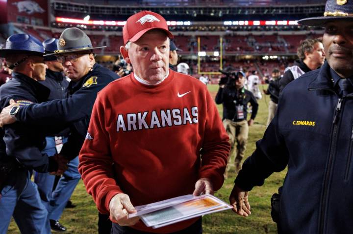 Bobby Petrino posts thank you letter ahead of season finale