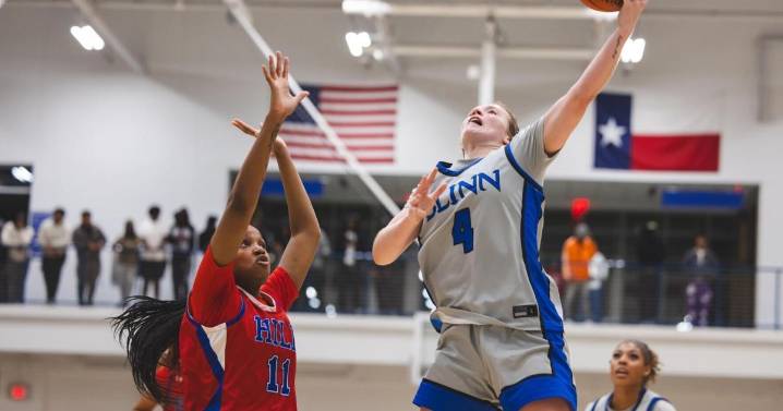 Blinn pulls away from Connors State for victory at Paris Classic opener