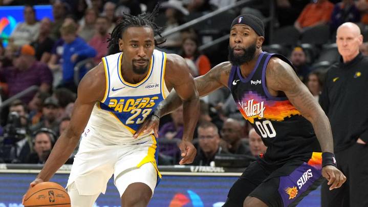 Booker scores 33 as the Suns roll to 5th straight win by beating Pacers 133