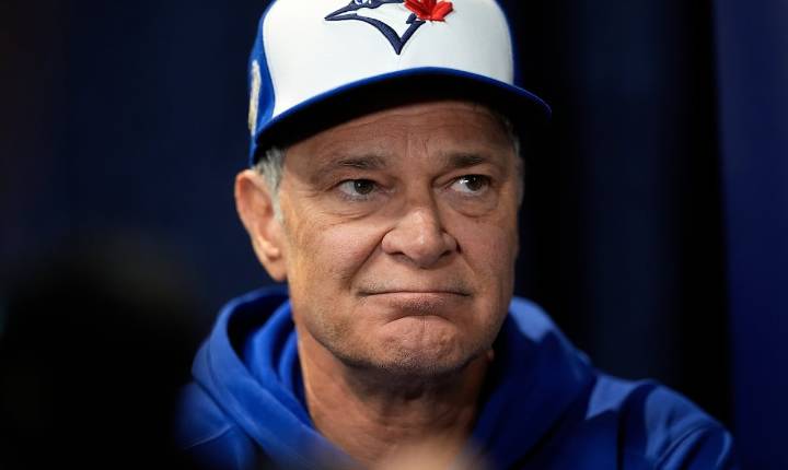 Don Mattingly deja el cuerpo técnico de los Blue Jays que renuevan contrato del mánager John Schneider