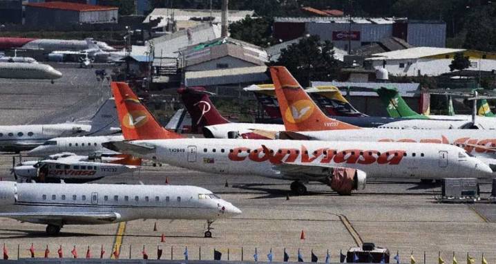 Siete aerolíneas suspenden vuelos a Venezuela