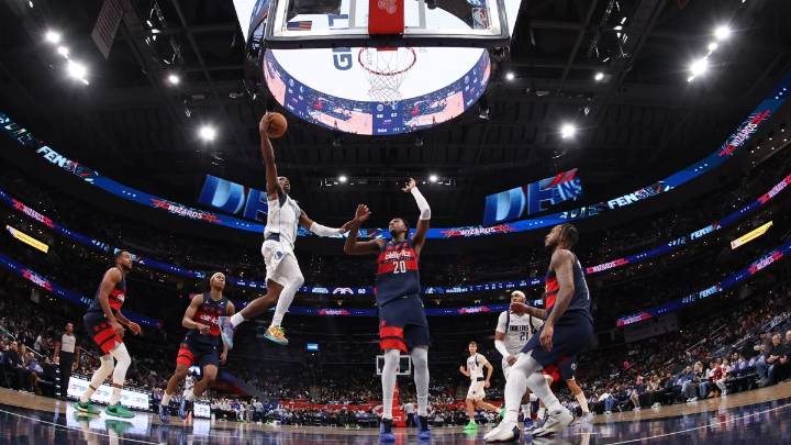 Naji Marshall scores 30 points to lead the Mavericks to win over the Wizards