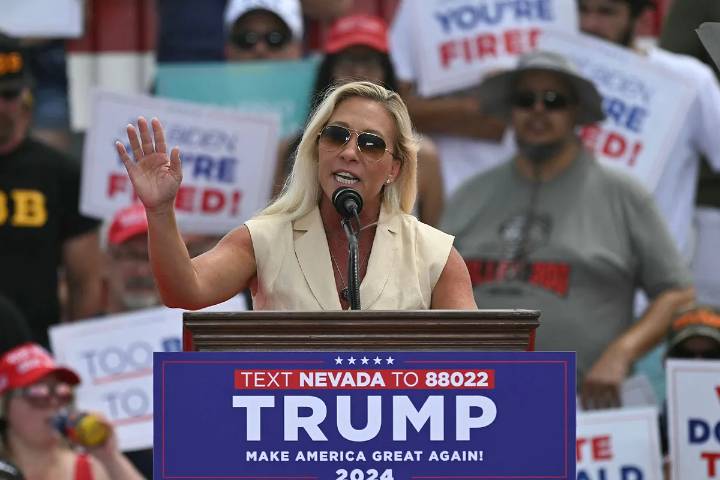Dimite Marjorie Taylor Greene, la congresista MAGA considerada "traidora" por Trump